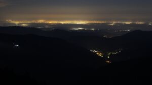 Dieses Bild zeigt eine Webcam-Aufnahme vom Achertal, aufgenommen am Freitag, den 08.05.2026 um 04:20 Uhr. Die Temperatur betrug 4.6°C.