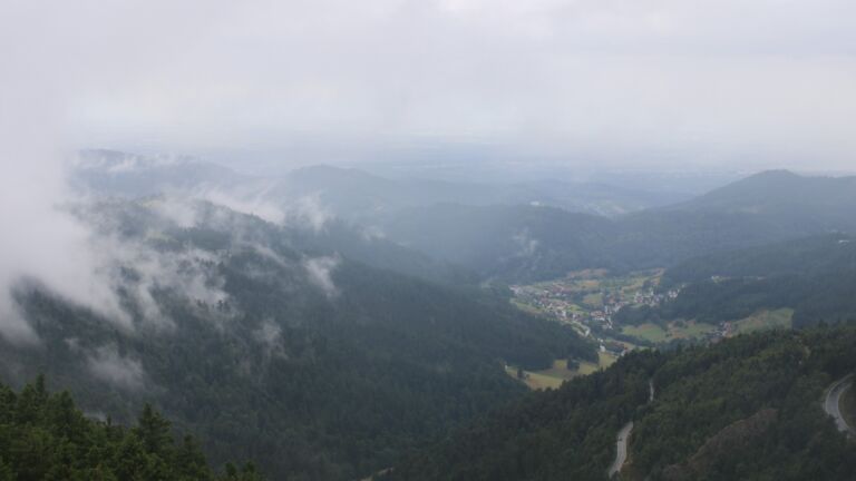 Dieses Bild zeigt eine Webcam-Aufnahme vom Achertal, aufgenommen am Mittwoch, den 16.07.2025 um 14:10 Uhr. Die Temperatur betrug 11.1°C.