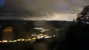 Dieses Bild zeigt eine Webcam-Aufnahme vom Achertal, aufgenommen am Mittwoch, den 13.05.2026 um 22:30 Uhr. Die Temperatur betrug 4.8°C.