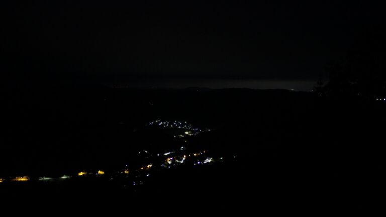 Dieses Bild zeigt eine Webcam-Aufnahme vom Achertal, aufgenommen am Samstag, den 16.05.2026 um 04:20 Uhr. Die Temperatur betrug 3.5°C.