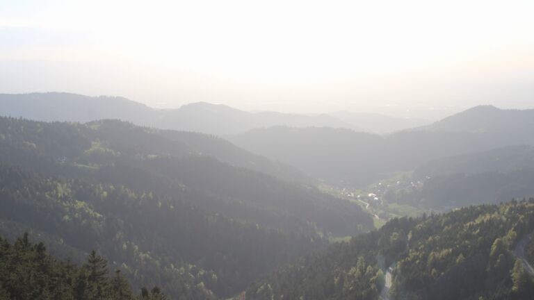 Dieses Bild zeigt eine Webcam-Aufnahme vom Achertal, aufgenommen am Montag, den 20.04.2026 um 19:20 Uhr. Die Temperatur betrug 6.6°C.