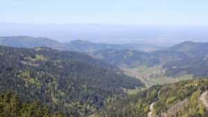 Dieses Bild zeigt eine Webcam-Aufnahme vom Achertal, aufgenommen am Freitag, den 24.04.2026 um 12:30 Uhr. Die Temperatur betrug 14.6°C.