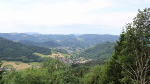 Dieses Bild zeigt eine Webcam-Aufnahme vom Achertal, aufgenommen am Sonntag, den 31.05.2026 um 13:10 Uhr. Die Temperatur betrug 23°C.