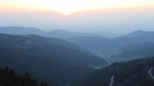 Dieses Bild zeigt eine Webcam-Aufnahme vom Achertal, aufgenommen am Montag, den 23.03.2026 um 18:40 Uhr. Die Temperatur betrug 6.3°C.