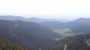 Dieses Bild zeigt eine Webcam-Aufnahme vom Achertal, aufgenommen am Donnerstag, den 16.04.2026 um 18:30 Uhr. Die Temperatur betrug 13.1°C.