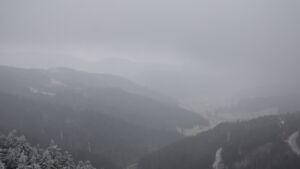 Dieses Bild zeigt eine Webcam-Aufnahme vom Achertal, aufgenommen am Mittwoch, den 24.12.2025 um 12:00 Uhr. Die Temperatur betrug -5.2°C.