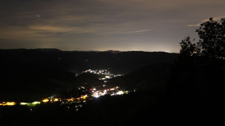 Dieses Bild zeigt eine Webcam-Aufnahme vom Achertal, aufgenommen am Sonntag, den 20.09.2026 um 02:00 Uhr. Die Temperatur betrug 16.2°C.