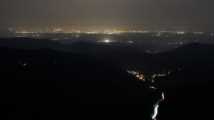 Dieses Bild zeigt eine Webcam-Aufnahme vom Achertal, aufgenommen am Sonntag, den 15.06.2025 um 01:30 Uhr. Die Temperatur betrug 20.2°C.
