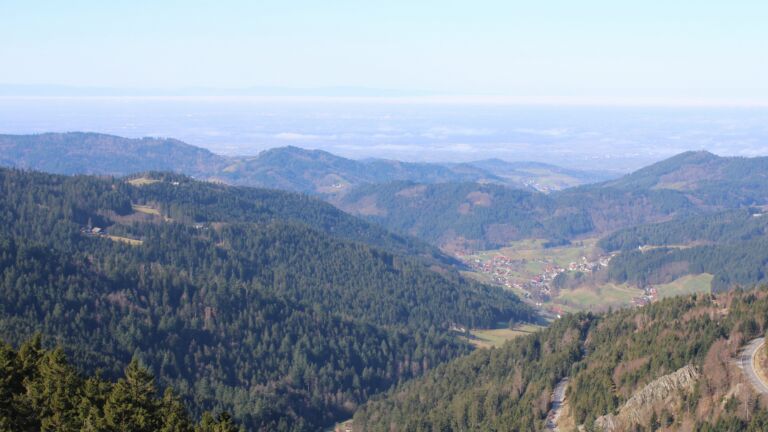 Dieses Bild zeigt eine Webcam-Aufnahme vom Achertal, aufgenommen am Donnerstag, den 26.02.2026 um 11:10 Uhr. Die Temperatur betrug 13.2°C.