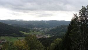 Dieses Bild zeigt eine Webcam-Aufnahme vom Achertal, aufgenommen am Donnerstag, den 22.10.2026 um 15:10 Uhr. Die Temperatur betrug 8.7°C.
