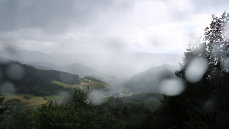 Dieses Bild zeigt eine Webcam-Aufnahme vom Achertal, aufgenommen am Mittwoch, den 03.06.2026 um 15:40 Uhr. Die Temperatur betrug 11.8°C.
