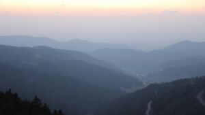 Dieses Bild zeigt eine Webcam-Aufnahme vom Achertal, aufgenommen am Mittwoch, den 18.03.2026 um 18:50 Uhr. Die Temperatur betrug 3.9°C.