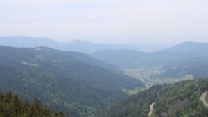 Dieses Bild zeigt eine Webcam-Aufnahme vom Achertal, aufgenommen am Sonntag, den 10.05.2026 um 14:20 Uhr. Die Temperatur betrug 17.7°C.