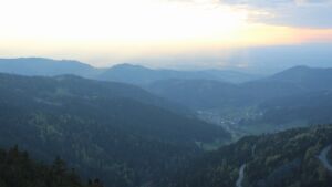 Dieses Bild zeigt eine Webcam-Aufnahme vom Achertal, aufgenommen am Dienstag, den 21.04.2026 um 19:50 Uhr. Die Temperatur betrug 3.1°C.