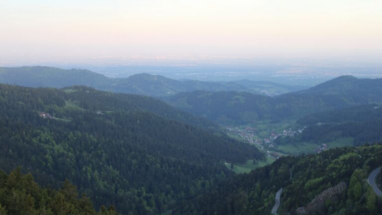 Dieses Bild zeigt eine Webcam-Aufnahme vom Achertal, aufgenommen am Mittwoch, den 29.04.2026 um 06:30 Uhr. Die Temperatur betrug 6.1°C.