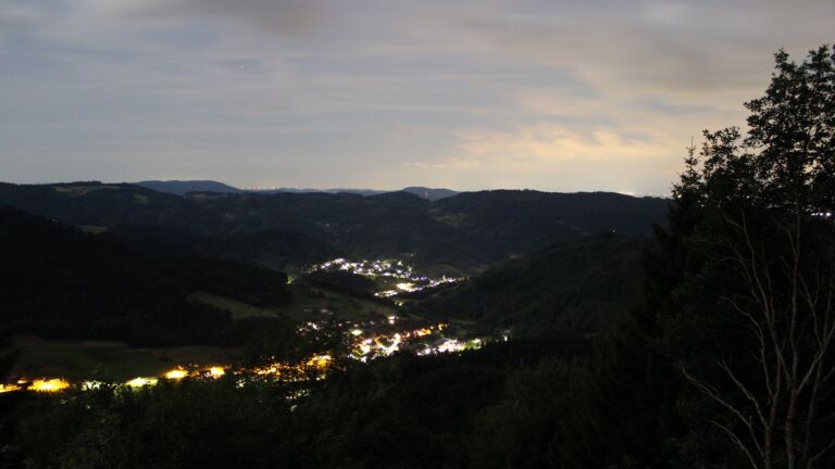 Dieses Bild zeigt eine Webcam-Aufnahme vom Achertal, aufgenommen am Montag, den 06.07.2026 um 03:40 Uhr. Die Temperatur betrug 15.8°C.
