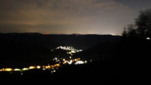 Dieses Bild zeigt eine Webcam-Aufnahme vom Achertal, aufgenommen am Samstag, den 11.07.2026 um 01:30 Uhr. Die Temperatur betrug 22°C.