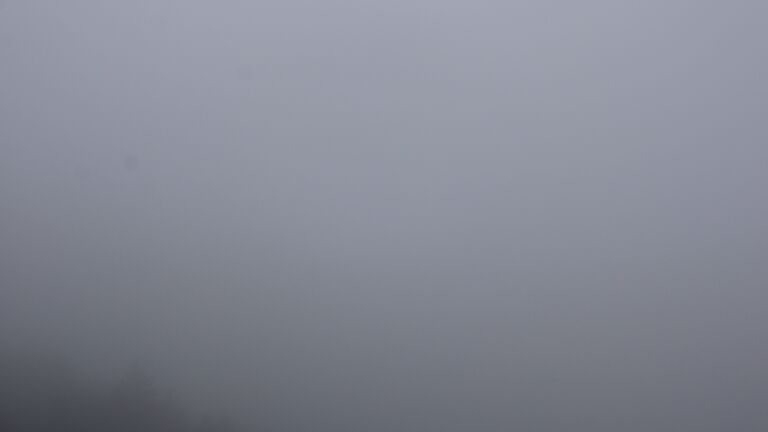 Dieses Bild zeigt eine Webcam-Aufnahme vom Achertal, aufgenommen am Dienstag, den 21.10.2025 um 12:00 Uhr. Die Temperatur betrug 7.7°C.