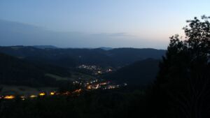 Dieses Bild zeigt eine Webcam-Aufnahme vom Achertal, aufgenommen am Montag, den 10.08.2026 um 21:40 Uhr. Die Temperatur betrug 24.1°C.