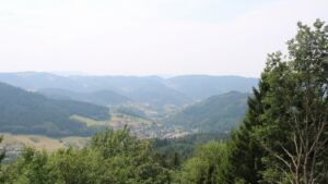 Dieses Bild zeigt eine Webcam-Aufnahme vom Achertal, aufgenommen am Freitag, den 31.07.2026 um 13:50 Uhr. Die Temperatur betrug 31.6°C.