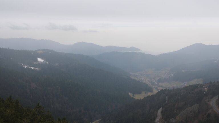 Dieses Bild zeigt eine Webcam-Aufnahme vom Achertal, aufgenommen am Freitag, den 06.02.2026 um 10:00 Uhr. Die Temperatur betrug 2.1°C.