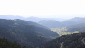 Dieses Bild zeigt eine Webcam-Aufnahme vom Achertal, aufgenommen am Freitag, den 17.04.2026 um 18:10 Uhr. Die Temperatur betrug 15.1°C.