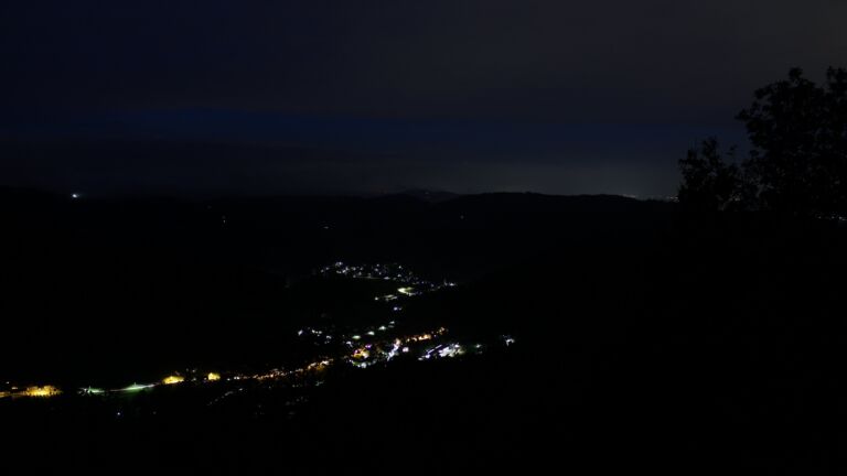 Dieses Bild zeigt eine Webcam-Aufnahme vom Achertal, aufgenommen am Montag, den 21.09.2026 um 06:10 Uhr. Die Temperatur betrug 10.1°C.