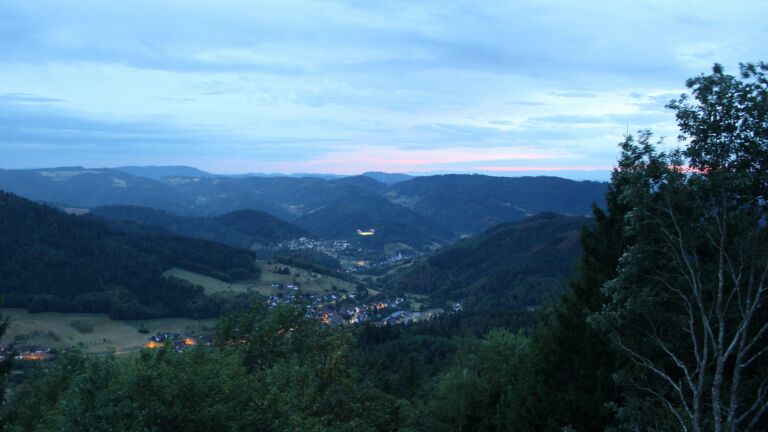 Dieses Bild zeigt eine Webcam-Aufnahme vom Achertal, aufgenommen am Dienstag, den 18.08.2026 um 21:00 Uhr. Die Temperatur betrug 17.2°C.