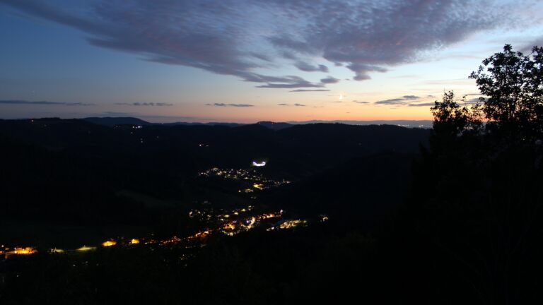 Dieses Bild zeigt eine Webcam-Aufnahme vom Achertal, aufgenommen am Dienstag, den 15.09.2026 um 20:30 Uhr. Die Temperatur betrug 22.7°C.