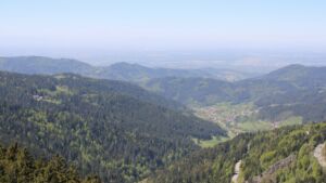 Dieses Bild zeigt eine Webcam-Aufnahme vom Achertal, aufgenommen am Donnerstag, den 30.04.2026 um 13:20 Uhr. Die Temperatur betrug 9.1°C.