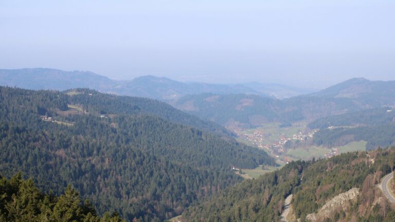 Dieses Bild zeigt eine Webcam-Aufnahme vom Achertal, aufgenommen am Montag, den 23.03.2026 um 09:20 Uhr. Die Temperatur betrug 6.7°C.