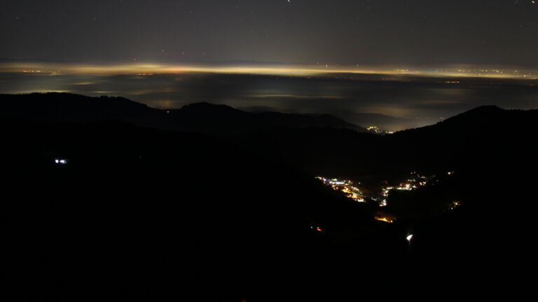 Dieses Bild zeigt eine Webcam-Aufnahme vom Achertal, aufgenommen am Montag, den 29.12.2025 um 05:30 Uhr. Die Temperatur betrug 1.4°C.