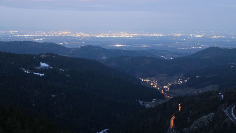 Dieses Bild zeigt eine Webcam-Aufnahme vom Achertal, aufgenommen am Freitag, den 16.01.2026 um 07:30 Uhr. Die Temperatur betrug 4.8°C.