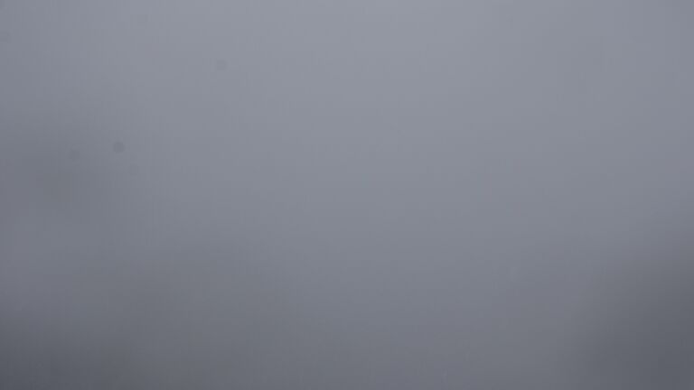 Dieses Bild zeigt eine Webcam-Aufnahme vom Achertal, aufgenommen am Dienstag, den 25.11.2025 um 13:00 Uhr. Die Temperatur betrug -0.5°C.