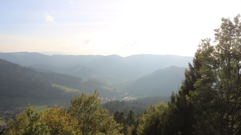 Dieses Bild zeigt eine Webcam-Aufnahme vom Achertal, aufgenommen am Montag, den 19.10.2026 um 17:00 Uhr. Die Temperatur betrug 13.9°C.