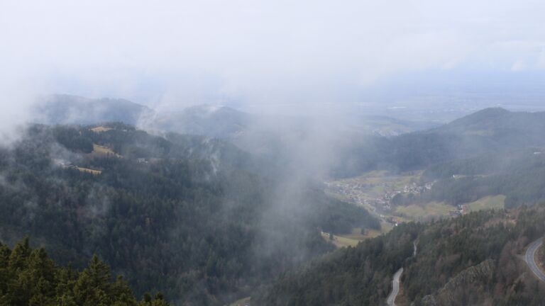 Dieses Bild zeigt eine Webcam-Aufnahme vom Achertal, aufgenommen am Freitag, den 13.02.2026 um 13:20 Uhr. Die Temperatur betrug 2.9°C.