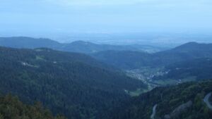 Dieses Bild zeigt eine Webcam-Aufnahme vom Achertal, aufgenommen am Montag, den 04.05.2026 um 05:50 Uhr. Die Temperatur betrug 9.8°C.