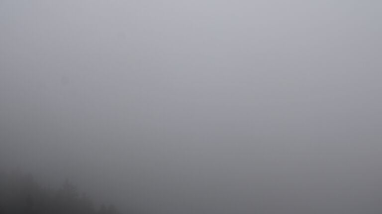 Dieses Bild zeigt eine Webcam-Aufnahme vom Achertal, aufgenommen am Montag, den 20.10.2025 um 12:30 Uhr. Die Temperatur betrug 8.6°C.