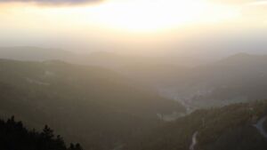 Dieses Bild zeigt eine Webcam-Aufnahme vom Achertal, aufgenommen am Sonntag, den 05.04.2026 um 19:40 Uhr. Die Temperatur betrug 7.1°C.