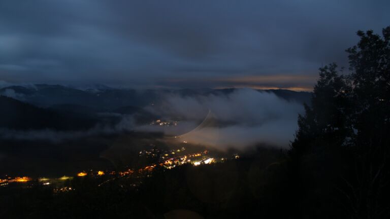 Dieses Bild zeigt eine Webcam-Aufnahme vom Achertal, aufgenommen am Mittwoch, den 14.10.2026 um 07:00 Uhr. Die Temperatur betrug 11°C.