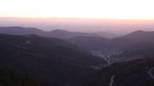 Dieses Bild zeigt eine Webcam-Aufnahme vom Achertal, aufgenommen am Mittwoch, den 08.04.2026 um 20:30 Uhr. Die Temperatur betrug 11.8°C.