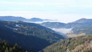 Dieses Bild zeigt eine Webcam-Aufnahme vom Achertal, aufgenommen am Freitag, den 23.01.2026 um 11:20 Uhr. Die Temperatur betrug 6.6°C.