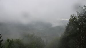 Dieses Bild zeigt eine Webcam-Aufnahme vom Achertal, aufgenommen am Montag, den 27.07.2026 um 07:50 Uhr. Die Temperatur betrug 13.1°C.