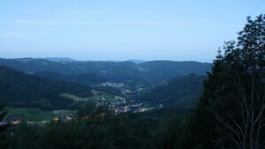Dieses Bild zeigt eine Webcam-Aufnahme vom Achertal, aufgenommen am Donnerstag, den 18.06.2026 um 04:40 Uhr. Die Temperatur betrug 21.9°C.