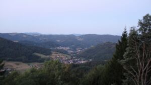 Dieses Bild zeigt eine Webcam-Aufnahme vom Achertal, aufgenommen am Samstag, den 08.08.2026 um 05:50 Uhr. Die Temperatur betrug 17.5°C.