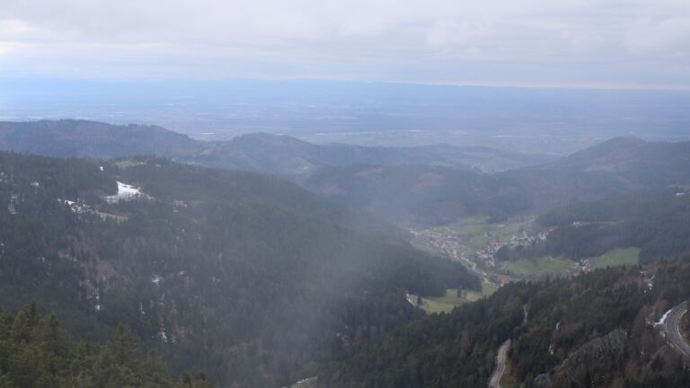 Dieses Bild zeigt eine Webcam-Aufnahme vom Achertal, aufgenommen am Samstag, den 04.04.2026 um 16:40 Uhr. Die Temperatur betrug 7.7°C.