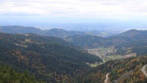 Dieses Bild zeigt eine Webcam-Aufnahme vom Achertal, aufgenommen am Mittwoch, den 15.10.2025 um 14:50 Uhr. Die Temperatur betrug 7.8°C.