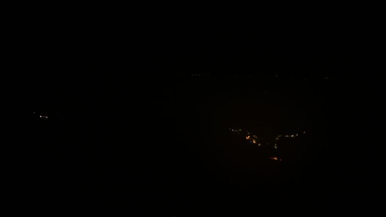 Dieses Bild zeigt eine Webcam-Aufnahme vom Achertal, aufgenommen am Dienstag, den 22.07.2025 um 03:50 Uhr. Die Temperatur betrug 10.9°C.