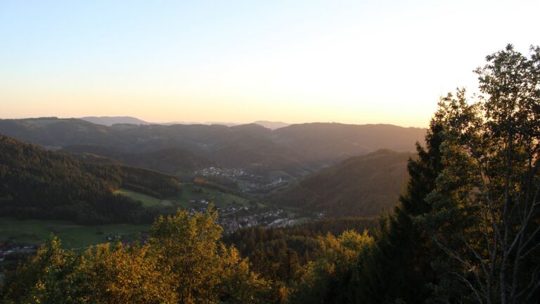 Dieses Bild zeigt eine Webcam-Aufnahme vom Achertal, aufgenommen am Dienstag, den 22.09.2026 um 19:10 Uhr. Die Temperatur betrug 16.2°C.