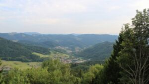 Dieses Bild zeigt eine Webcam-Aufnahme vom Achertal, aufgenommen am Mittwoch, den 22.07.2026 um 19:40 Uhr. Die Temperatur betrug 23.1°C.